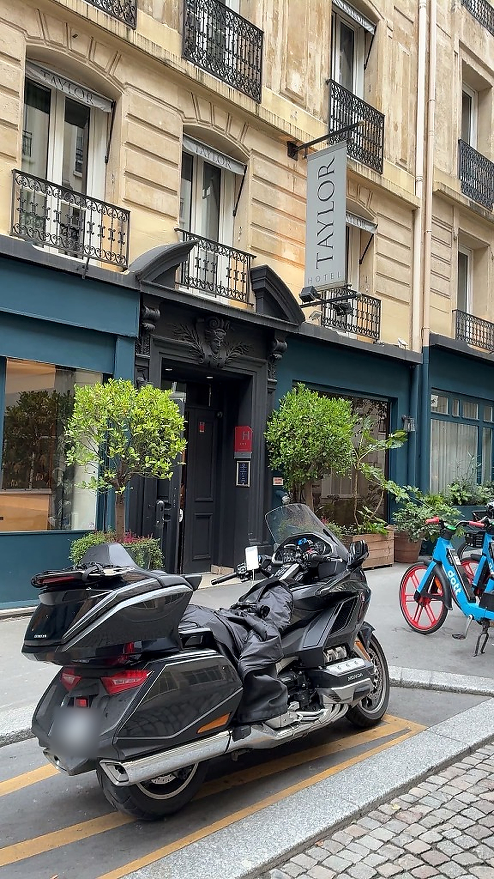 Taxi Moto Hôtel Taylor Paris
